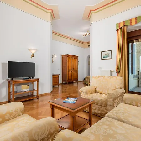 Miramar Опатия