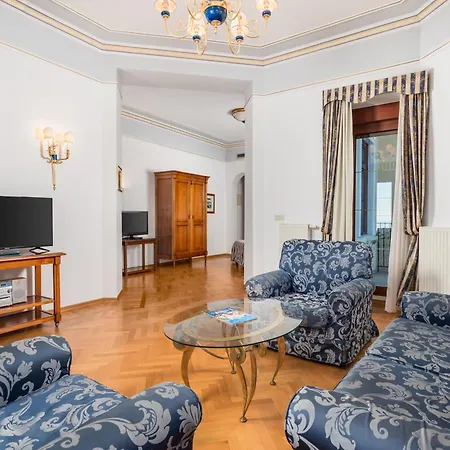 Miramar Hotel