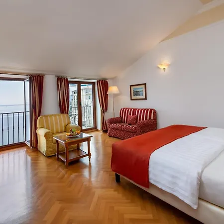 Miramar Hotel