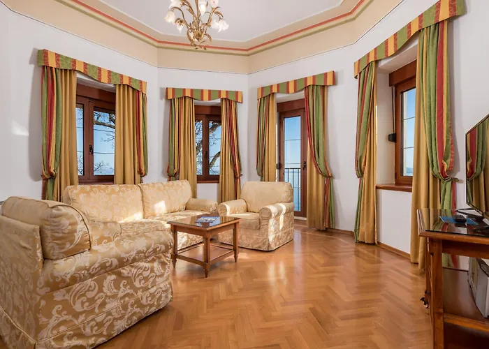 Ξενοδοχείο Miramar 4*