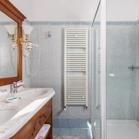 Miramar Hotel 4*