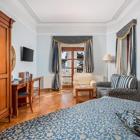 Miramar Hotel 4*